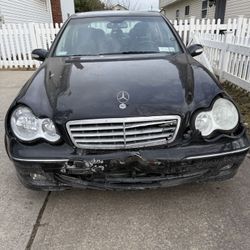 Mercedes benz c320 4matic  https://offerup.com/redirect/?o=NzUueHh4 miles works great on engine and transmission 