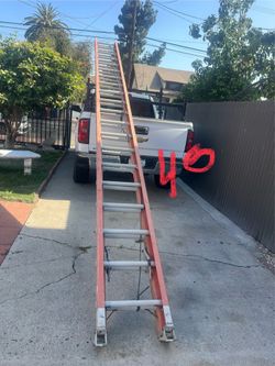 Escalera de 40 pies de fibra de vidrio perfectas, condiciones muy barata