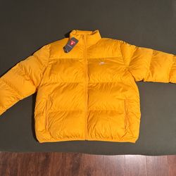 YELLOW NIKE PUFFER JACKET