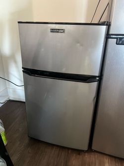 Mini fridge
