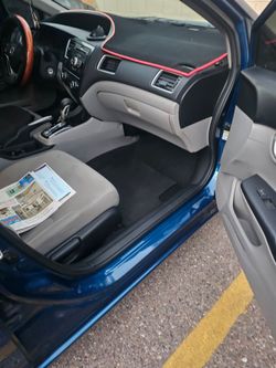 Selling my 2013 Honda Civic (Salvage Title). It is in good condition and drives well; there are no issues, and everything is new. Mileage: 103,000.