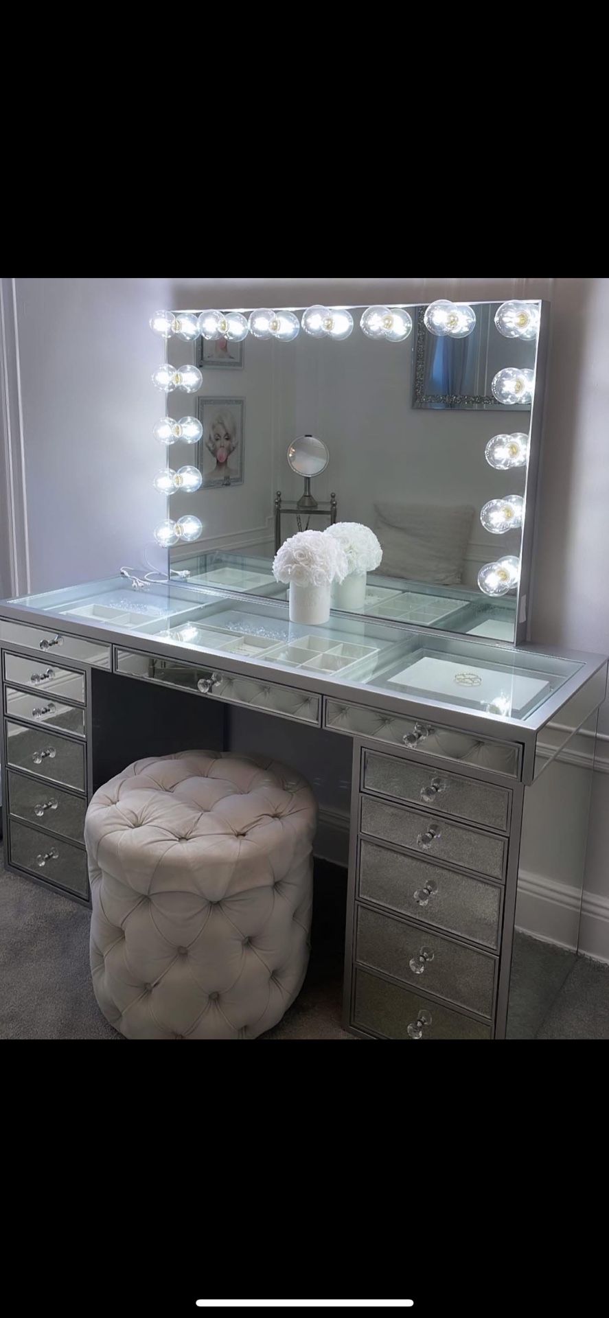 Mirrored Vanity Table, Impressions SlayStation® Plus Premium Mirrored