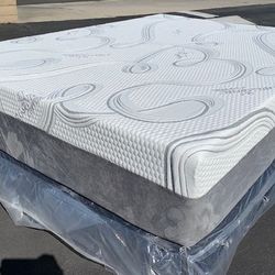 Queen Organic Cool Gel Memory Foam!!!