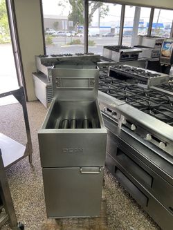 Working good, tested, Dean Fryer Gas natural NSF great for restaurant