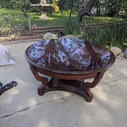 Round coffee table