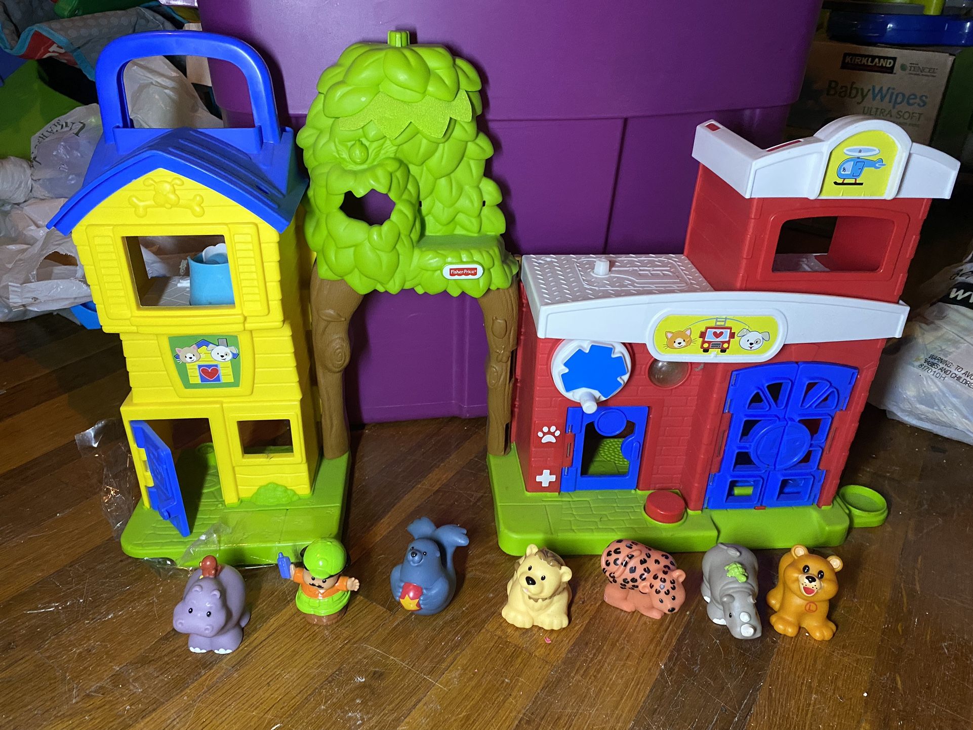 Fisher Price Animal Rescue Adoption Center Vet Hospital Playset