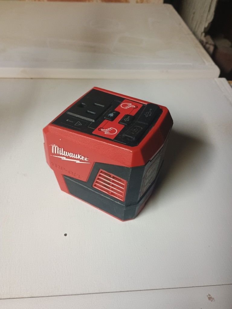 Milwaukee Usb/C-cable Charging Port