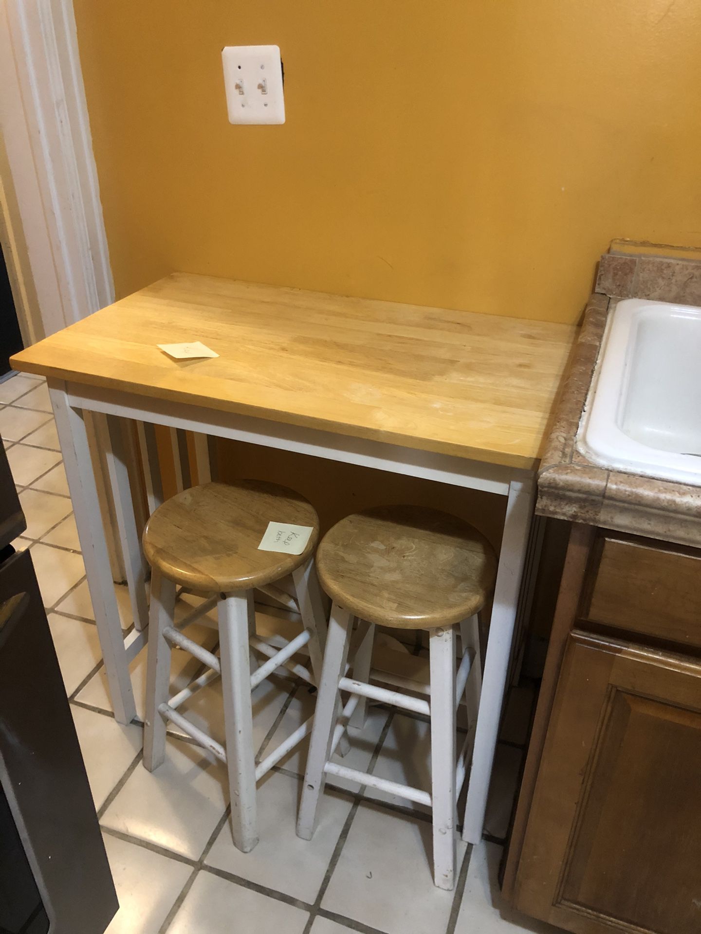Kitchen Nook Table and Chairs