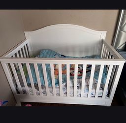 Baby crib with mattress