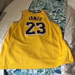 LeBron Jersey Xl