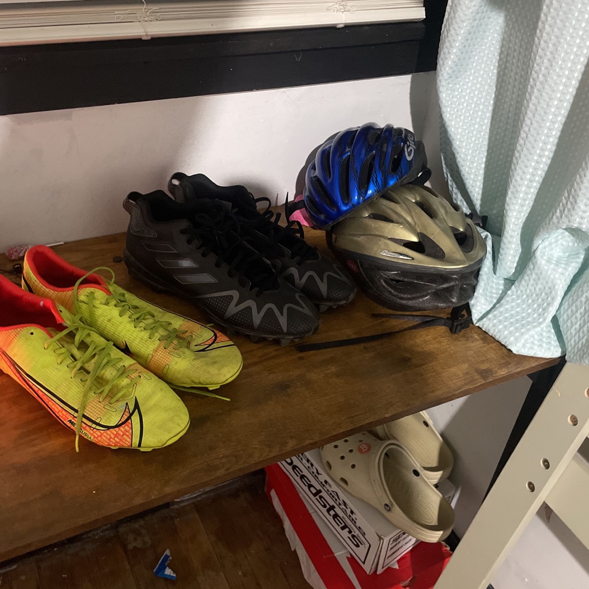 Cleats / Helmets