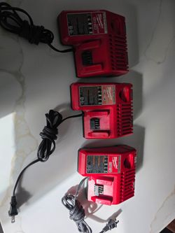 Milwaukee battery charger