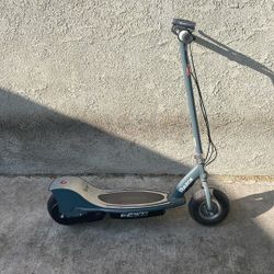 E300 Razor Electric Scooter