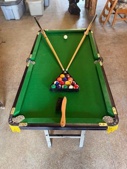 Kids pool table