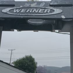 10' Werner Aluminum Ladder 
