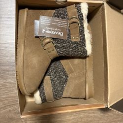 NIB Bearpaw Nova Hickory II Boots, Size 6