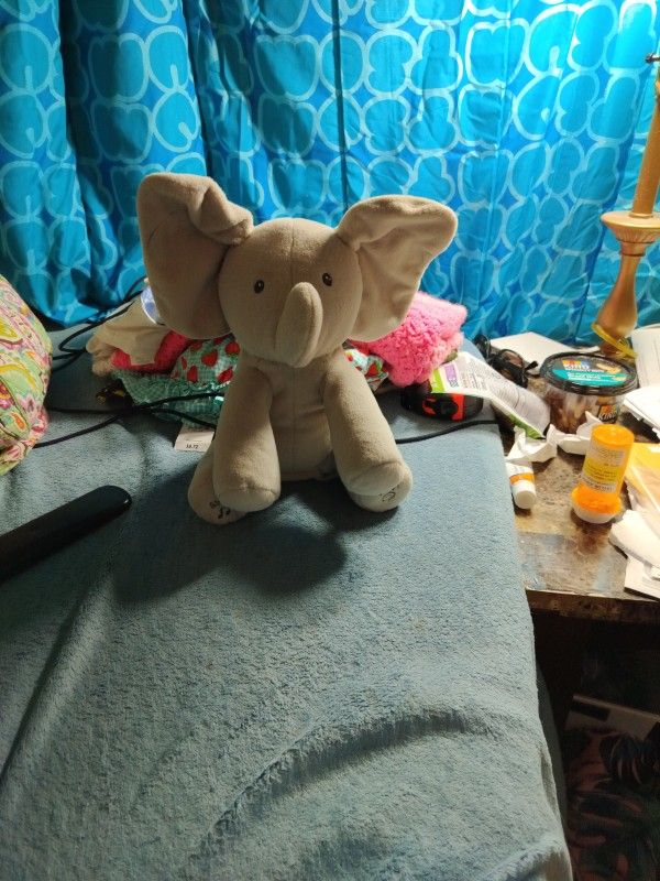 Baby G U N D Floppy The Elephant Battery Operated Stuffy