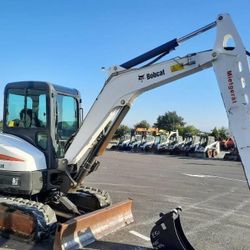 2012 Bobcat E50 – $32,310 – 3,028 hrs