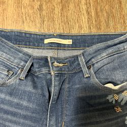 Levi’s Mid Rise Jeans 