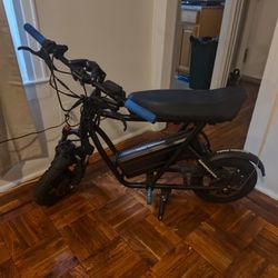 Scooter About 2000 miles Roadrunner V2