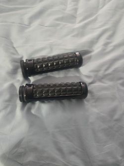 Harley Davidson 1" grips and fenrir mirrors