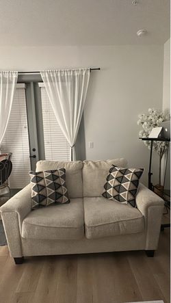 Creme Loveseat | Nebraska Home Furniture