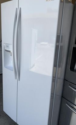 Samsung Side-by-Side  White Fridge
