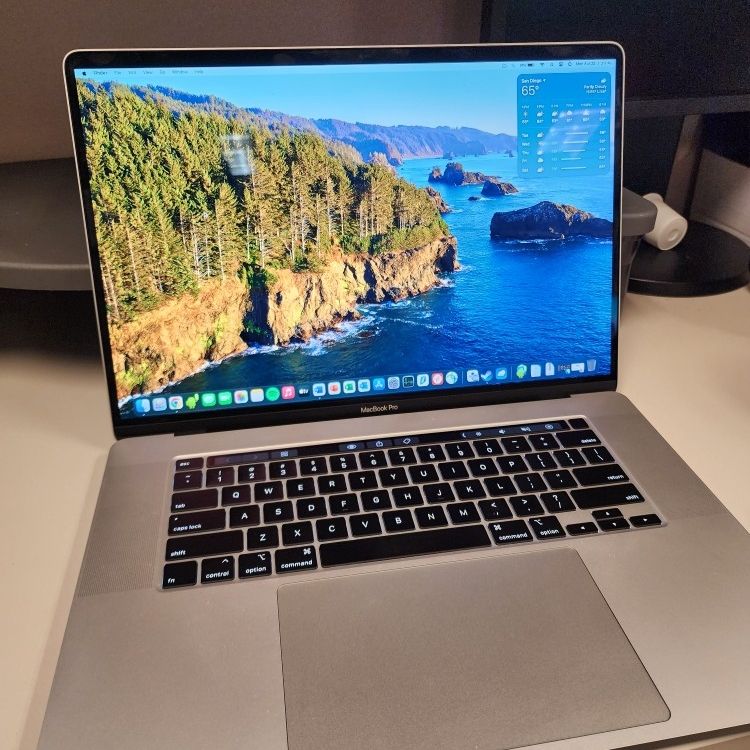 MacBook Pro 16 w/ Touchbar