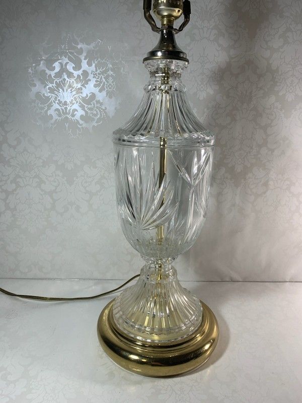 Regency Hill Crystal Lamp