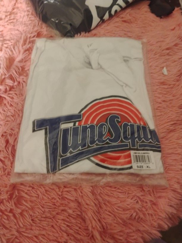 Tune Squad Shirt (M)