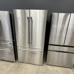 Thermador French Door Refrigerator J7I3