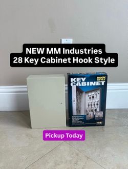 Brand New MM Industries 28 Key Cabinet Hook Style (1 Available)