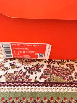 11.5 Men’s Nike Zoomx Vaporfly Next% White/Black Metallic Silver