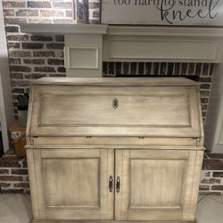Stunning Refinished Lexington Twilight Bay Colette Secretary Desk / Writing Desk