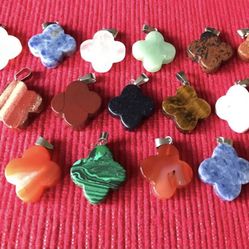 ❤️VALENTINES Quartzs Angel Guardian,trebol,Cross, Tube Pendants. SALE. $10  Any 🍀