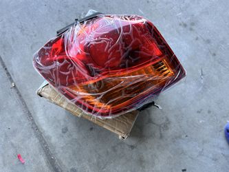 2016 Mitsubishi Outlander Left Tail Light