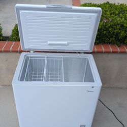 Midea Chest Freezer 7 CU FT
