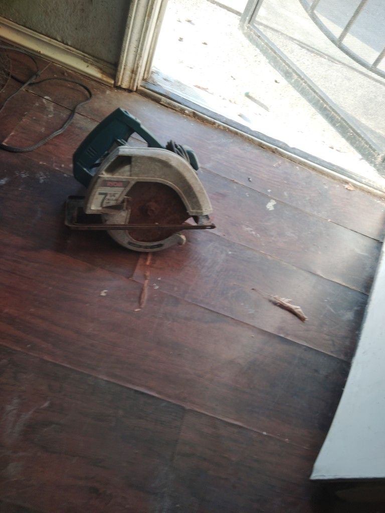 Ryobi 7 1'4 Circular Saw