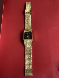 Caravel with diamond in the face pre own