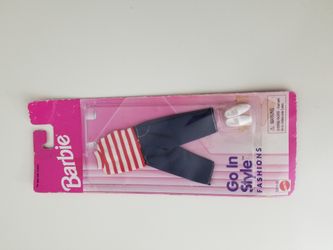 BARBIE Go in Style Fashion Outfit red white shirt blue shorts Vintage 1996 NIB