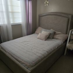 Teen / Guest Bedroom Set w/ Samsung Tv NEW