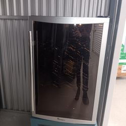 Whynter Wine Cooler / Beverage Fridge stylish stainless steel design with tinted glass door and chrome racks.