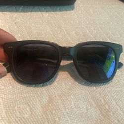 TOMS SUNGLASSES USED GOOD CONDITION 