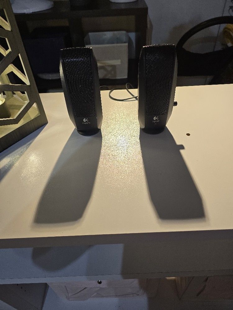 ***PRICED TO SELL** Home/ Computer Items