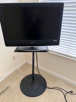 Sony Bravia LCD 32” Color TV KDL-32S2010 With Swivel Stand