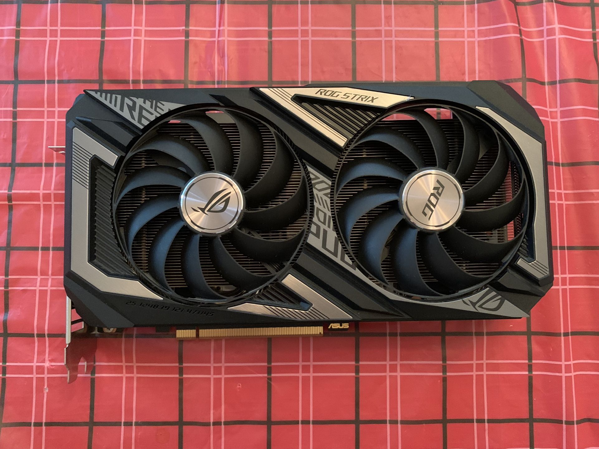Radeon 6600 XT - ASUS ROG STRIX