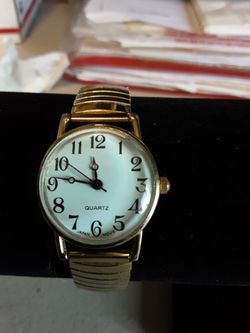 Quartz wristwarch