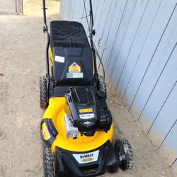 Dewalt 21" 3-in-1 Gas Self Propelled Walk Behind Lawn Mower 