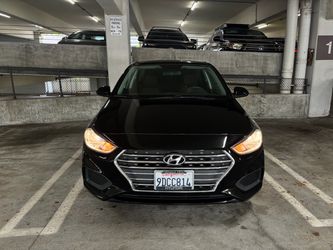 2022 Black Hyundai Accent SE— Clean Title