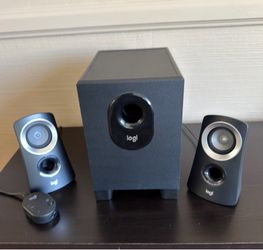 Logitech Z313 PC Speakers w/ Subwoofer - Like New